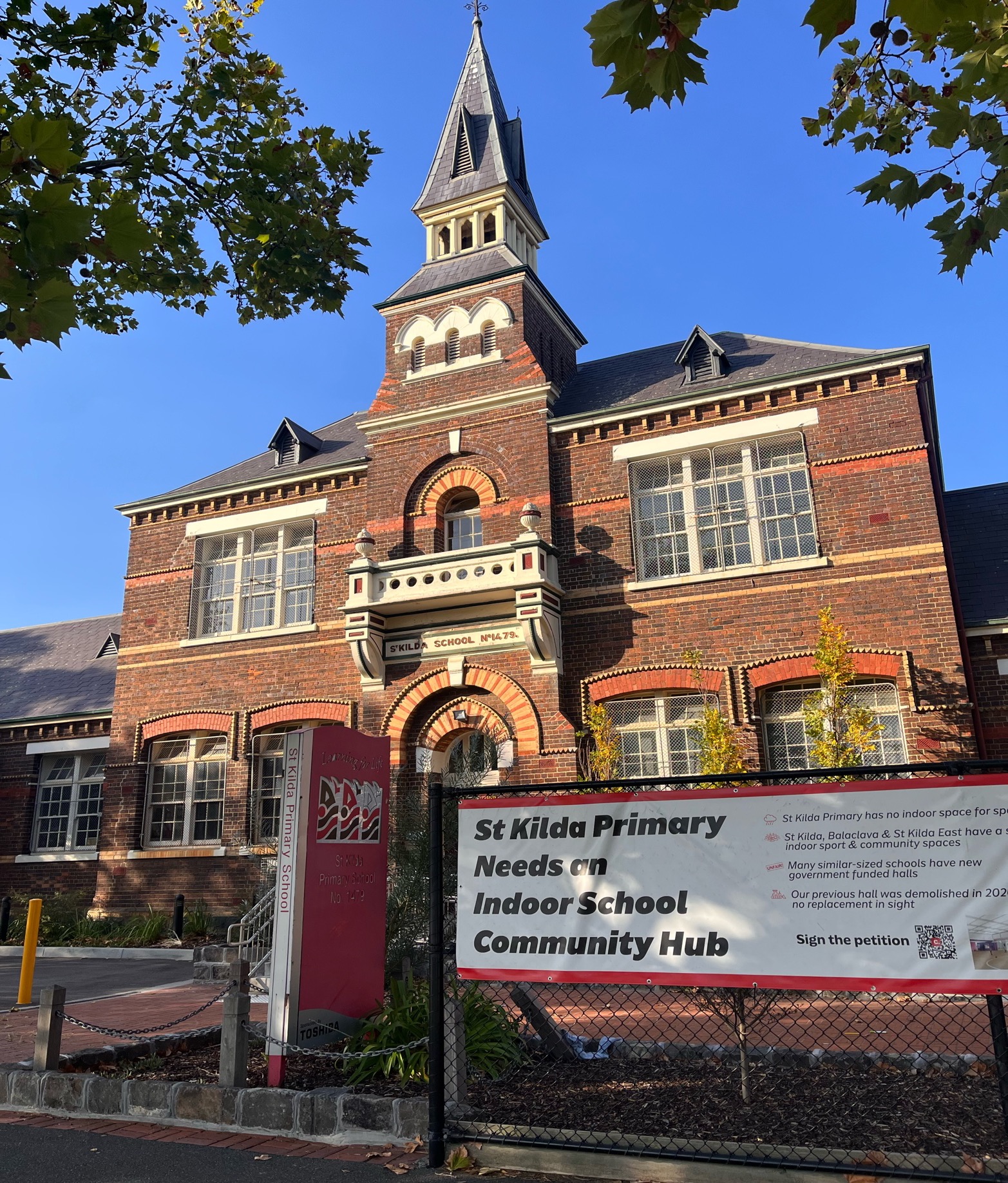 St Kilda Primary School signage.